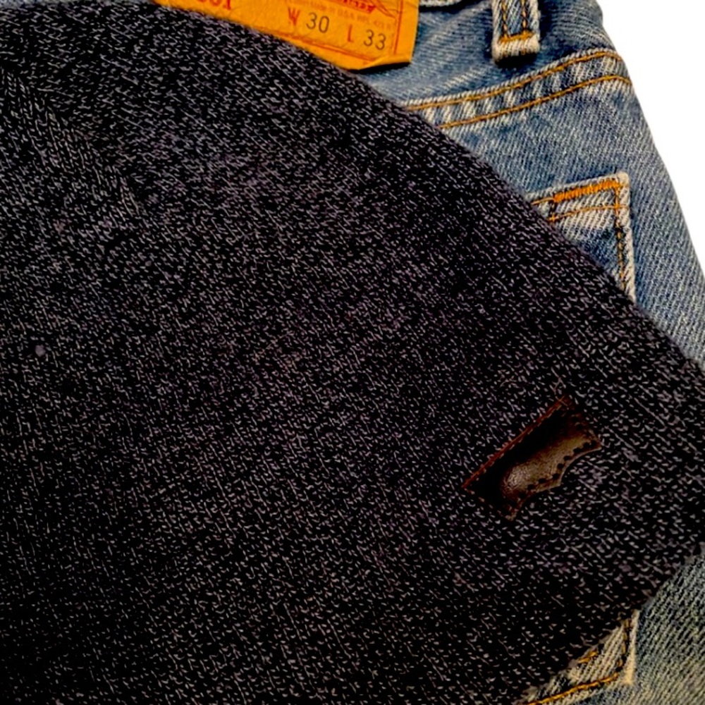 RARE VINTAGE LEVI’S BEANIE FAMOUS ICONIC BATWING LEATHER LOGO BLUE BEANIE